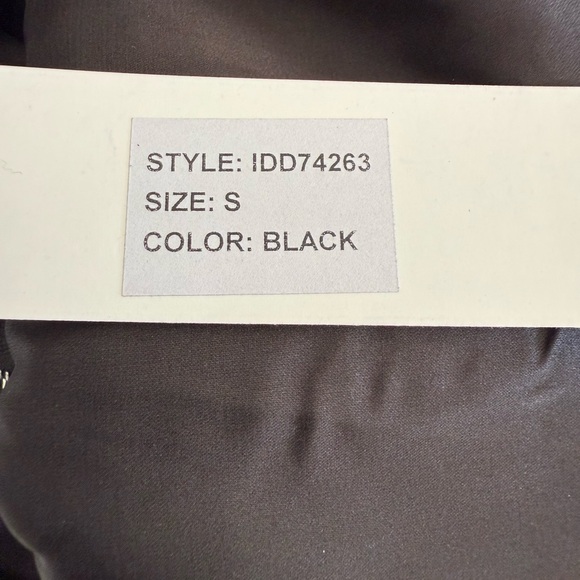 NEW Red Dress Elegant Black and Gold Evening Gown - Picture 13 of 16